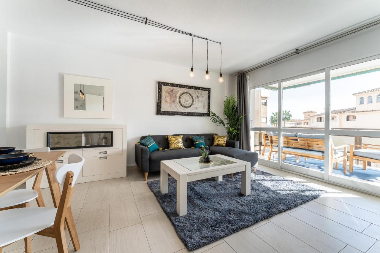 Sea View 2 Bedroom Apartment 2 Min Away From The Beach Торремолинос Экстерьер фото